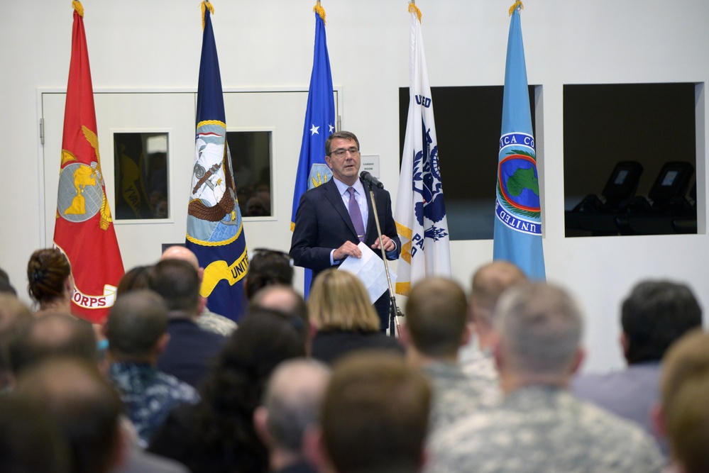 Secretary of Defense Ashton B. Carter visits Stuttgart
