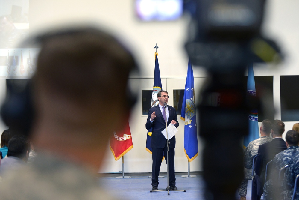Secretary of Defense Ashton B. Carter visits Stuttgart