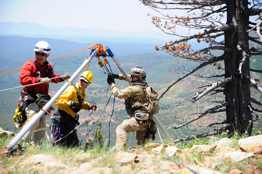 Angel Thunder 2015: Interagency high angle rescue