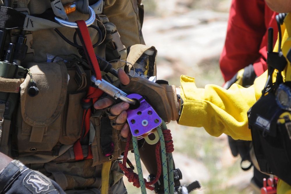 Angel Thunder 2015: Interagency high angle rescue