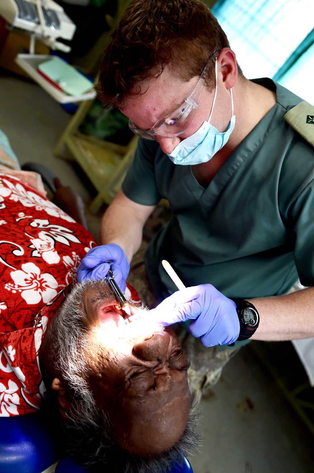 Dental clinic held in Betio, Kiribati