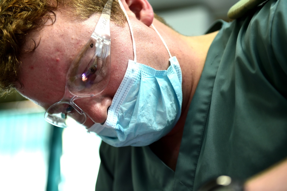 Dental clinic held in Betio, Kiribati