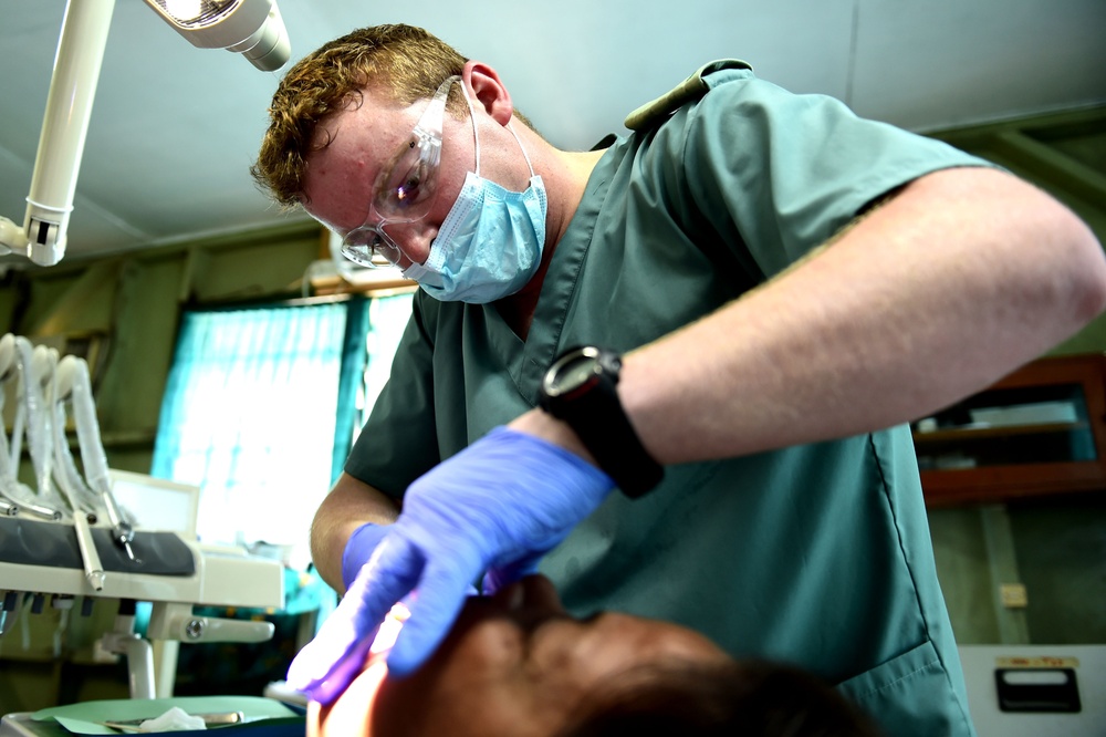 Dental clinic held in Betio, Kiribati