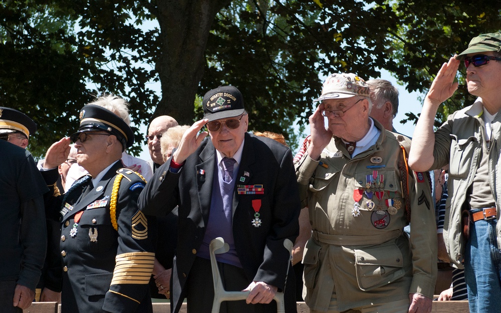 US paratroopers, WWII veterans pay homage to D-Day 71st anniversary