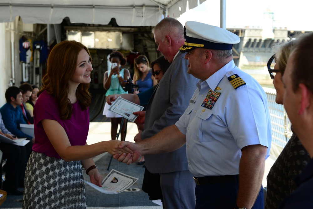 2015 Portland Rose Festival naturalization ceremony