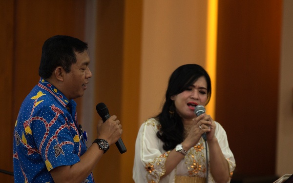 Indonesia Defense University staff and students embrace the MARFORPAC Band