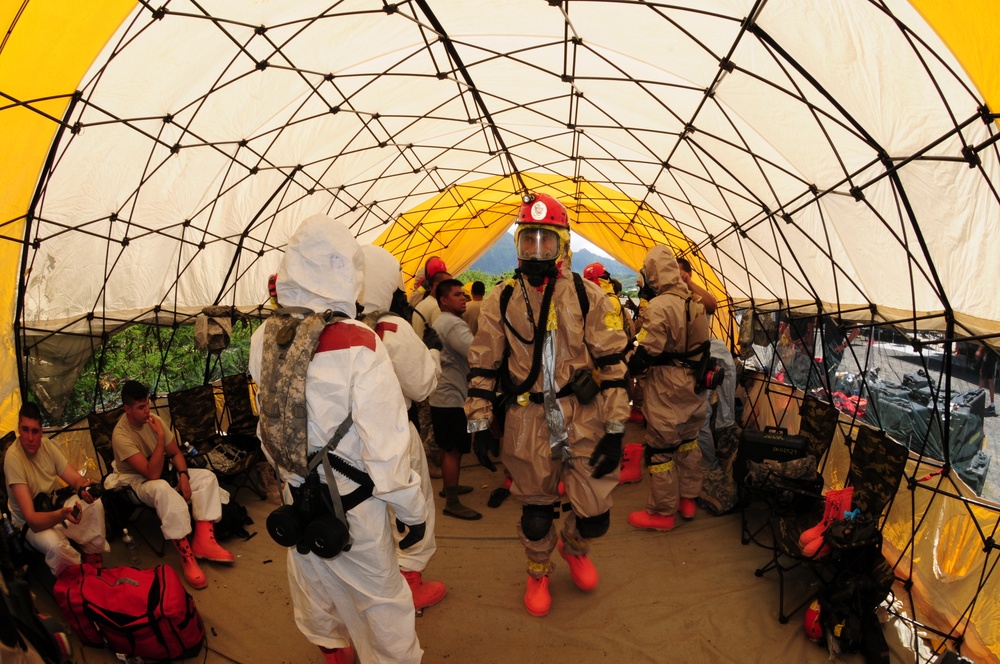 Hawaii National Guard CERFP participate in Vigilant Guard/Makani Pahili 2015