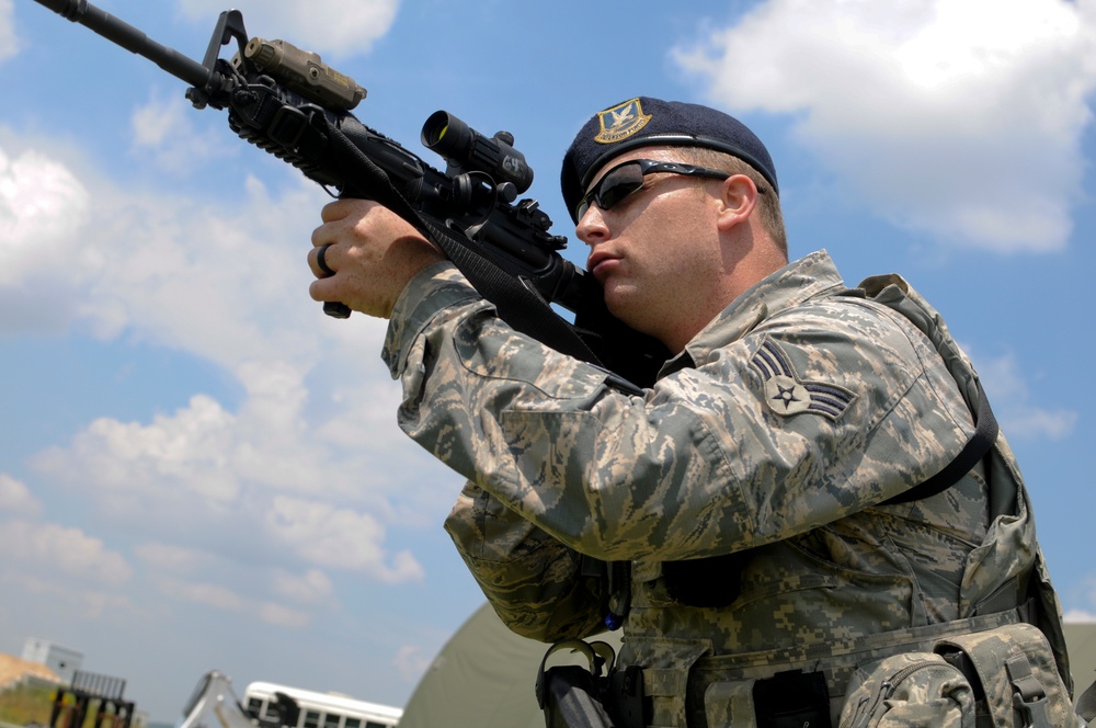 188th Security Forces Squadron conducts shoot, move and communicate drills
