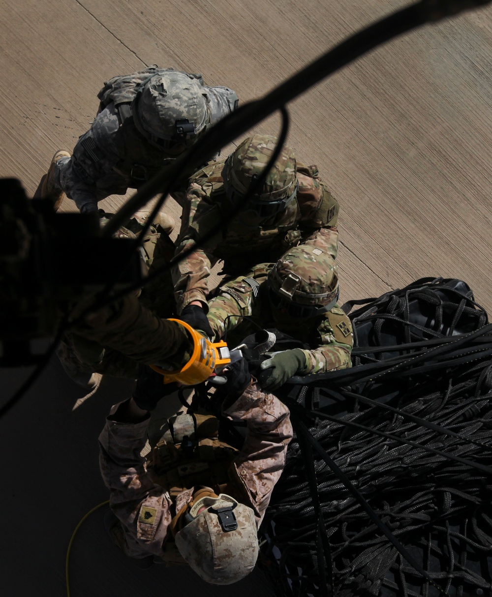 U.S. Marines, U.S. Army Soldiers Practice MV-22 External Cargo Lifts