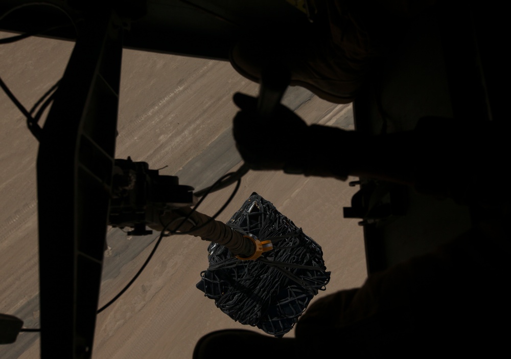 U.S. Marines, U.S. Army Soldiers Practice MV-22 External Cargo Lifts