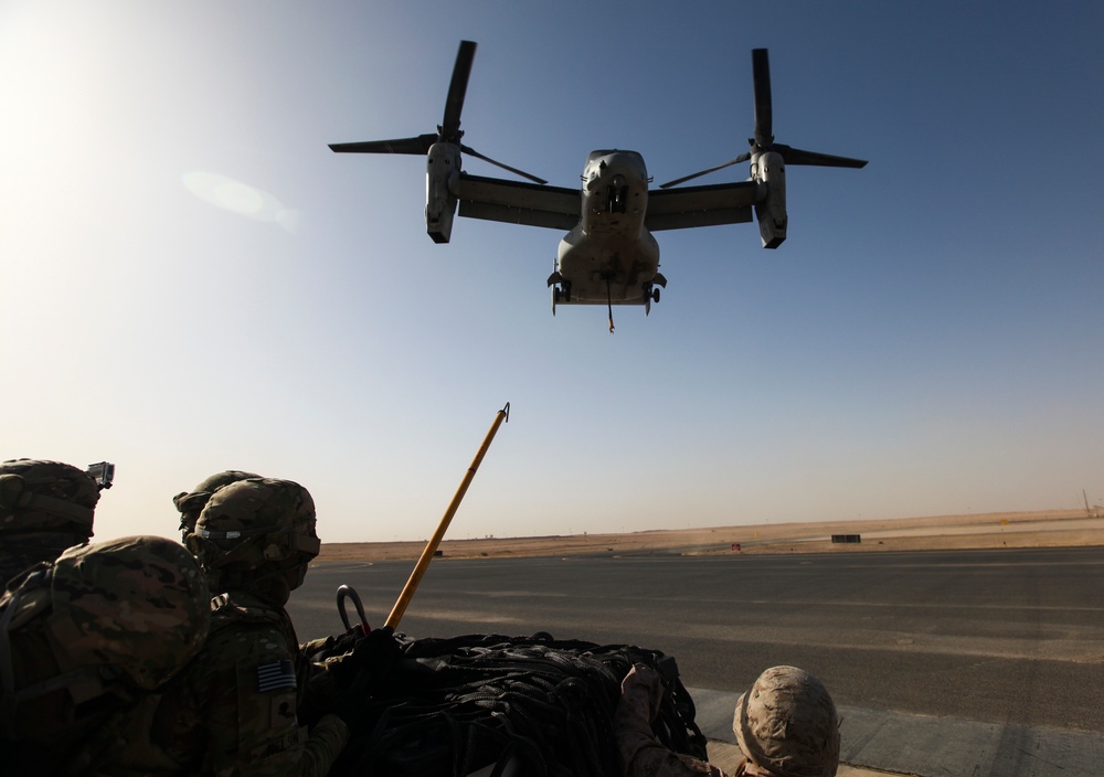 U.S. Marines, U.S. Army Soldiers Practice MV-22 External Cargo Lifts