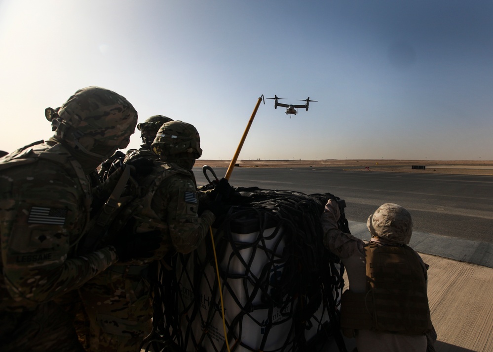 U.S. Marines, U.S. Army Soldiers Practice MV-22 External Cargo Lifts