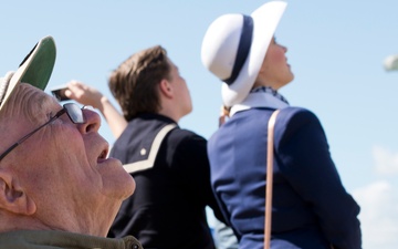 Allies parachute on to historic WWII drop zone for D-Day 71st anniversary commemoration