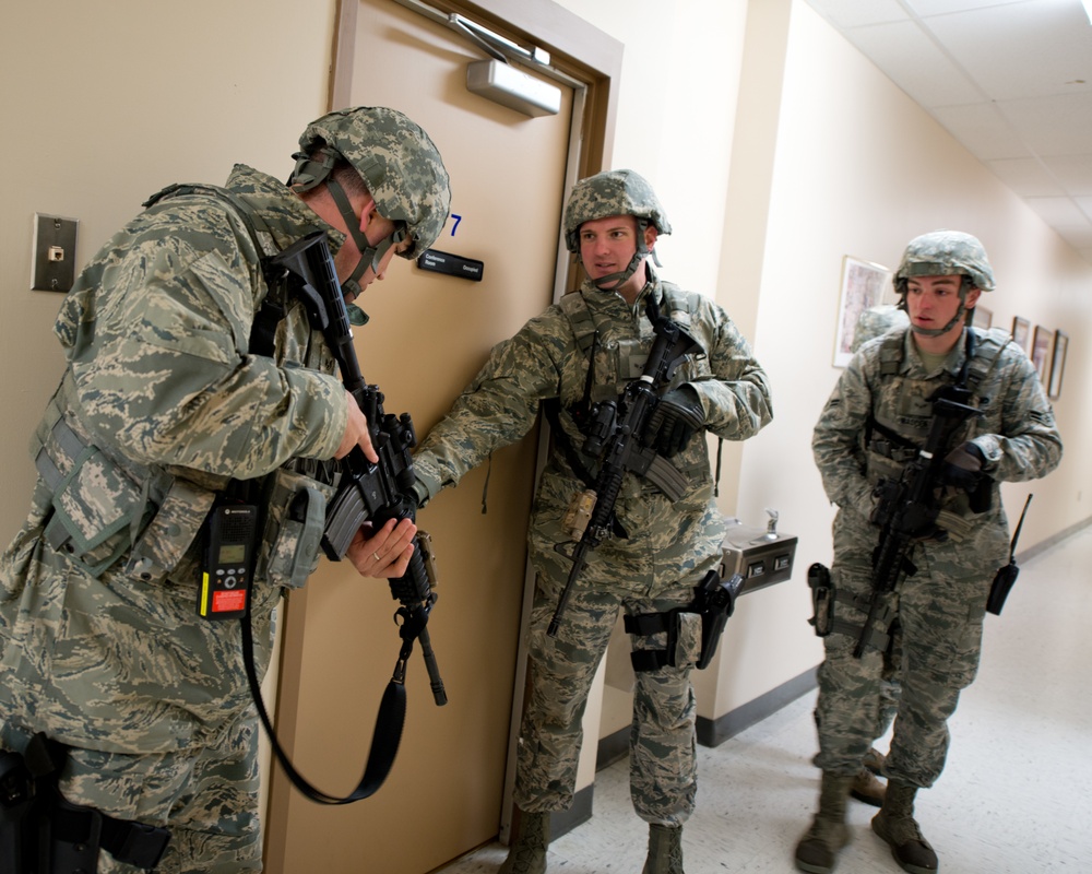 DVIDS - Images - Security forces clear rooms during an active shooter ...