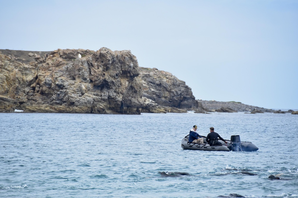 Mabus visits San Clemente Island