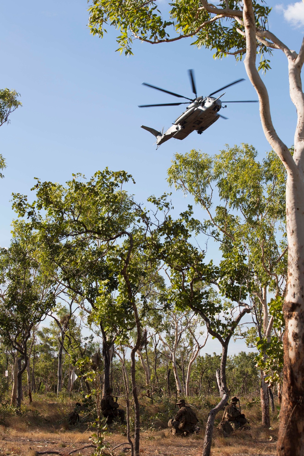 Marines practice aircraft movements