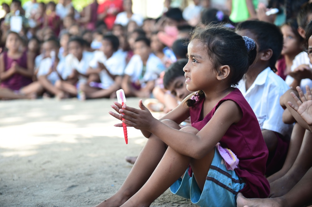 Pacific Partnership holds dental outreach program at primary school