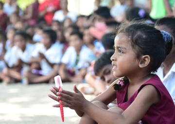 Pacific Partnership holds dental outreach program at primary school