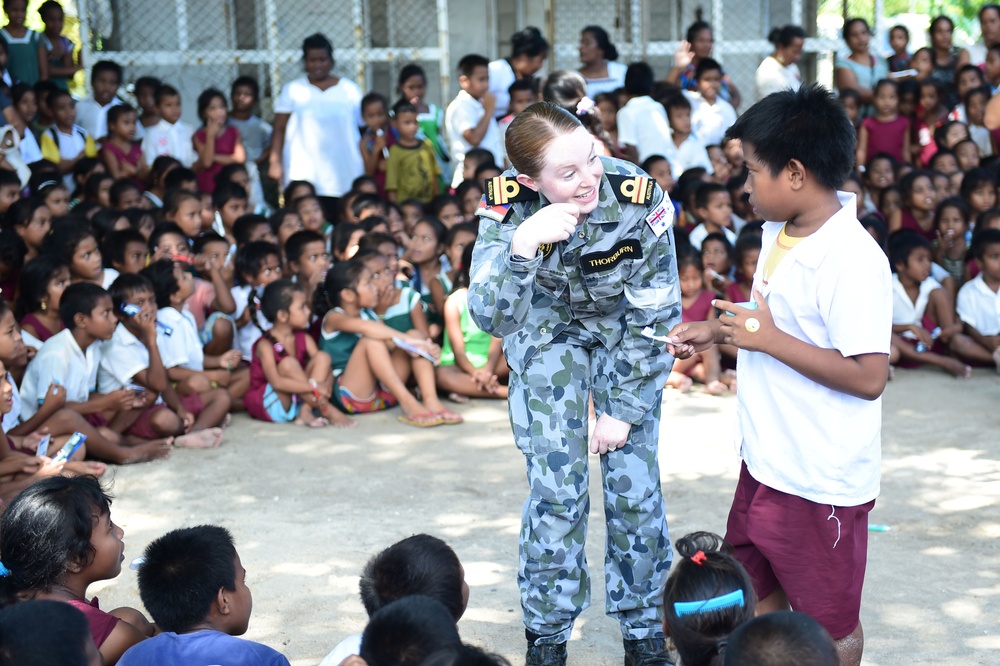 Pacific Partnership holds dental outreach program at primary school