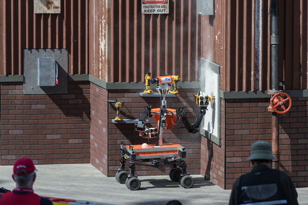 2015 DARPA Robotics Challenge