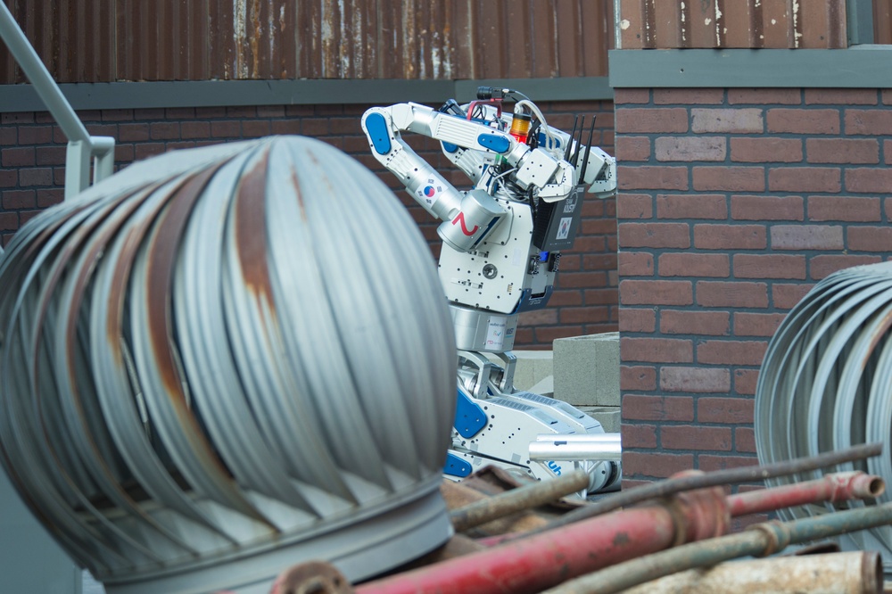 2015 DARPA Robotics Challenge
