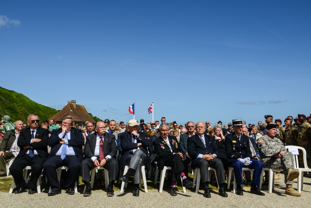 Normandy pays tribute to fallen