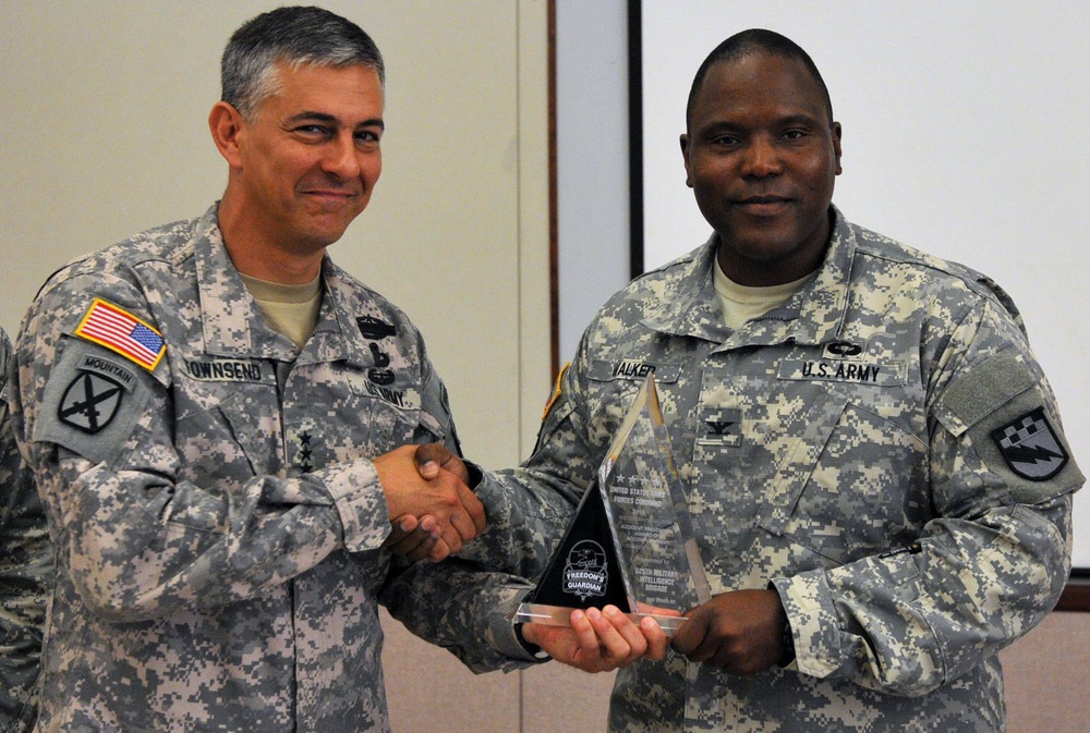 XXVIII Airborne Corps commanding general visits ‘Lightning’ brigade