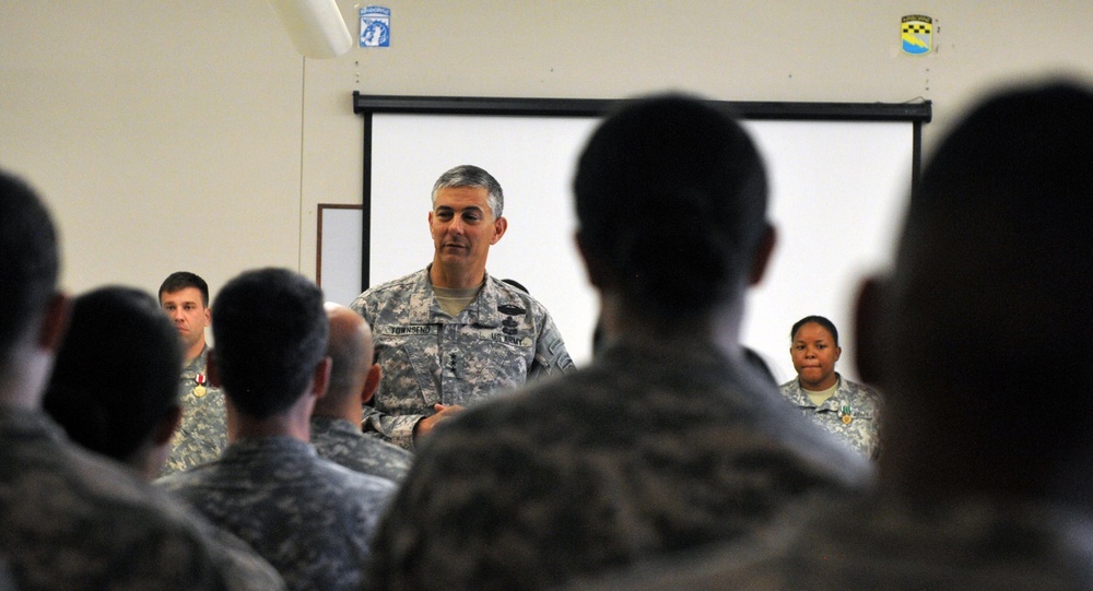 XXVIII Airborne Corps commanding general visits ‘Lightning’ brigade