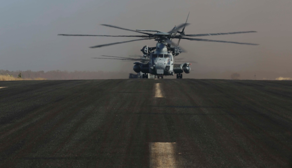 CH-53E Super Stallion flight