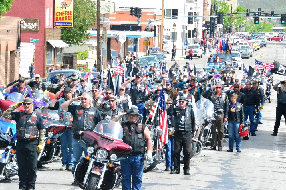 Wyoming Vietnam veterans reunion brings hundreds together