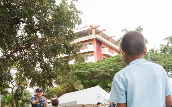 The hospital ship USNS Mercy (T-AH 19) participates in Pacific Partnership 2015 in Suva, Fiji