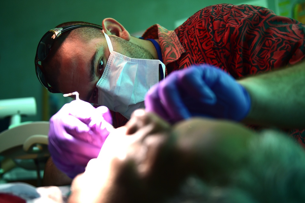 Pacific Partnership holds professional knowledge exchange at Tungaru Central Hospital
