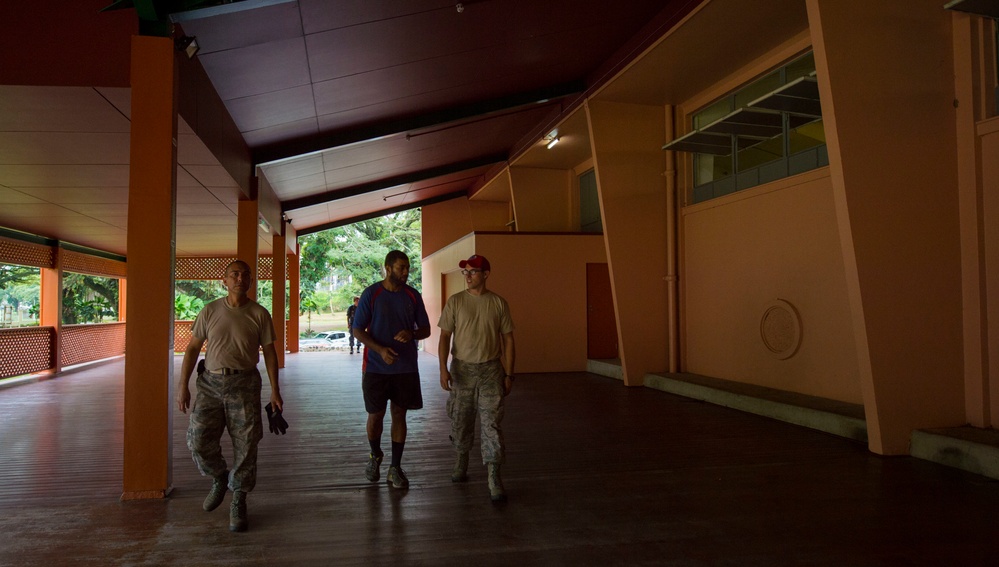 Service members from USNS Mercy volunteer at the Fiji National Museum during Pacific Partnership 2015