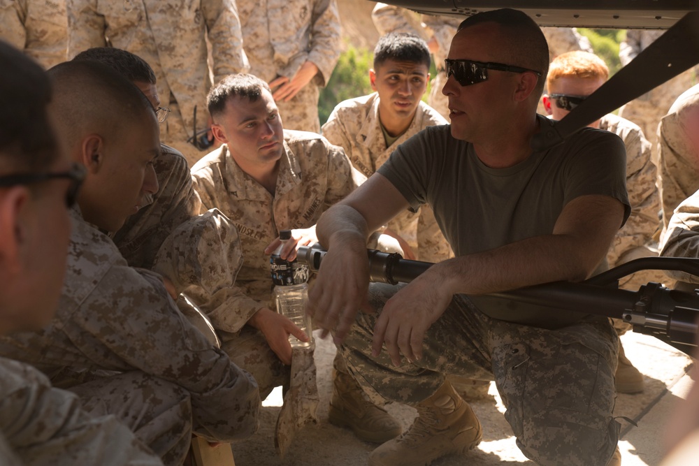U.S. Army teaches Marines about Apaches
