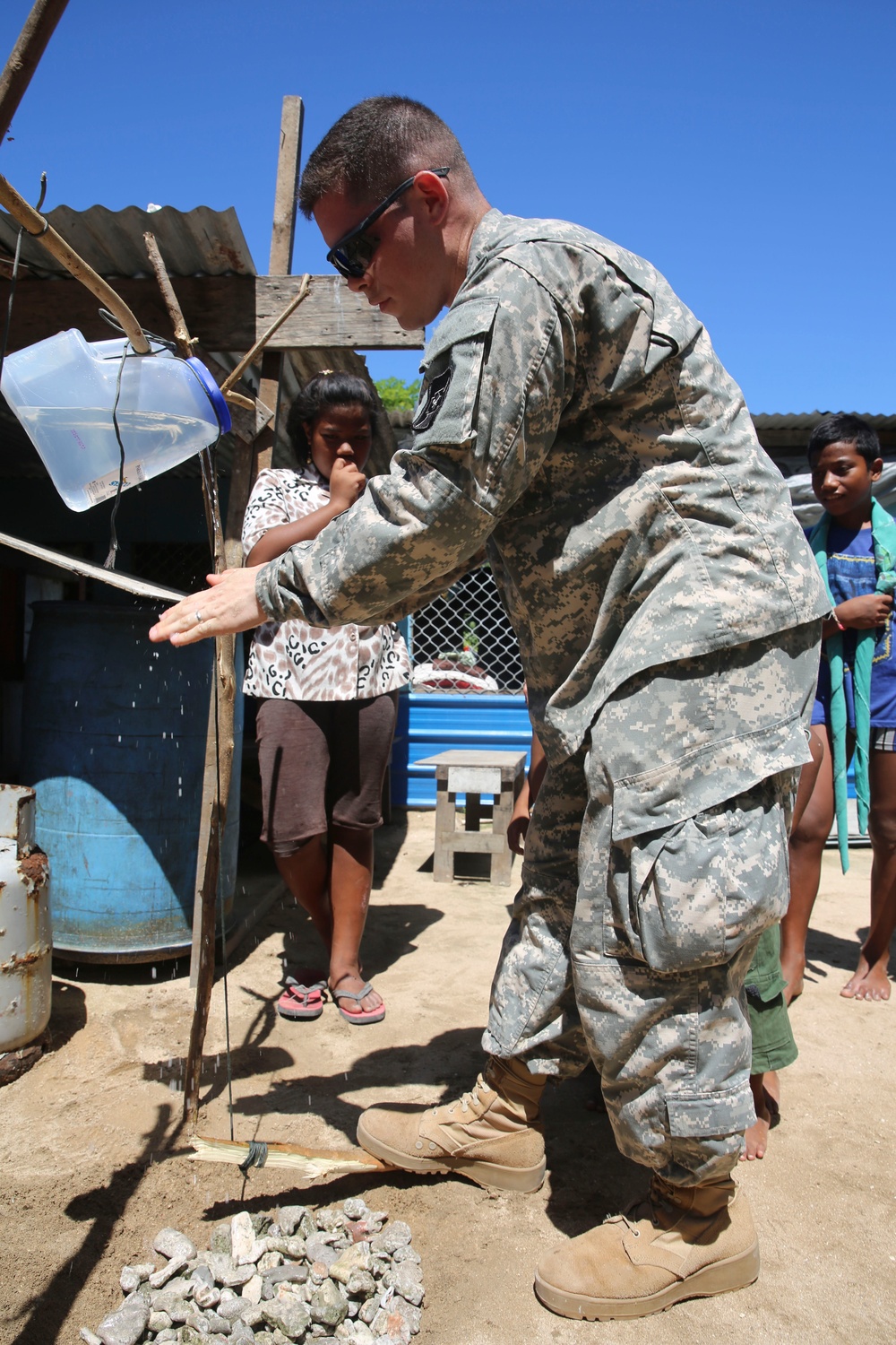 Pacific Partnership medical team builds handwashing station