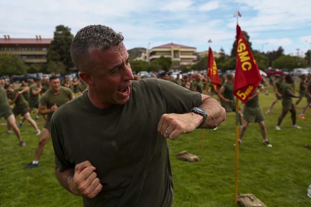 Tony Horton, Creator of P90X, visits the Marines and Sailors of Dark Horse