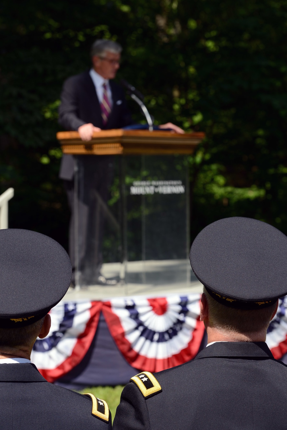 Army secretary kicks off 2015 birthday week, presents Purple Hearts