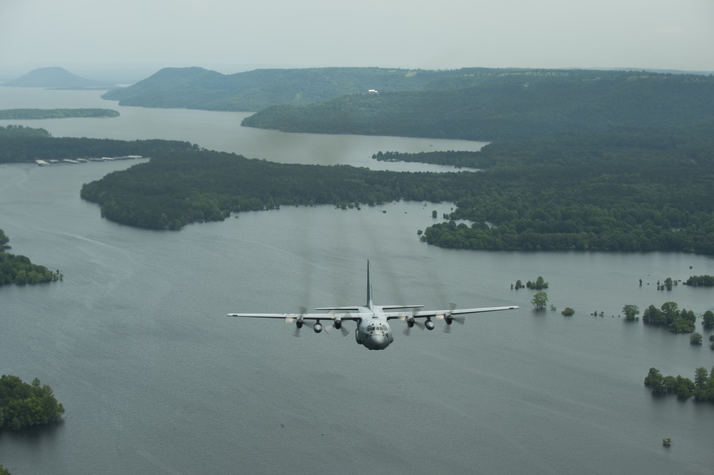 189th flies over Arkansas