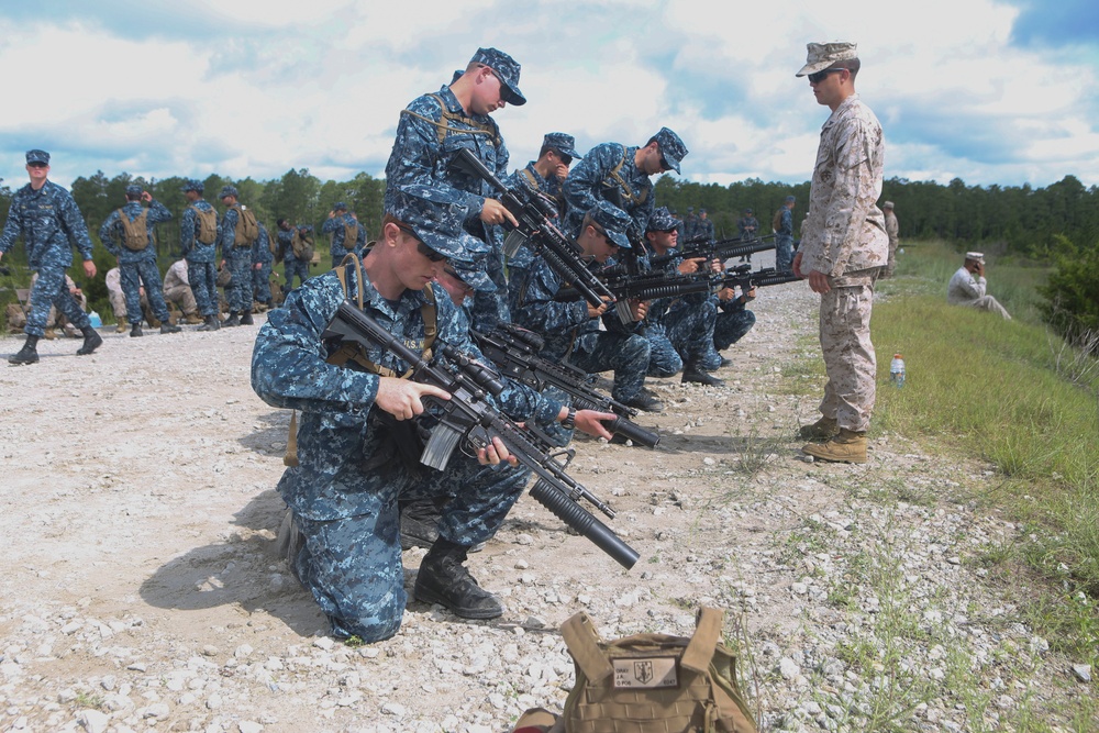Marines showcase Corps’ opportunities to midshipmen