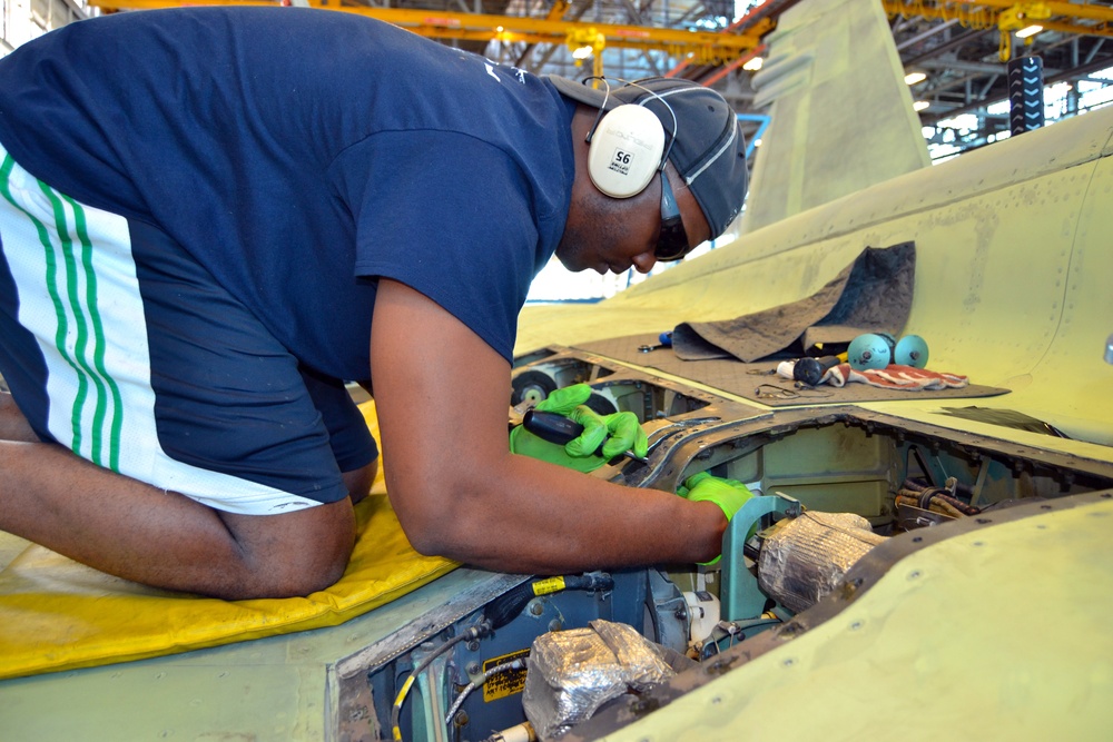 FRCSE streamlines jet repair, gets Hornets back to warfighters