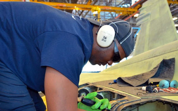 FRCSE streamlines jet repair, gets Hornets back to warfighters