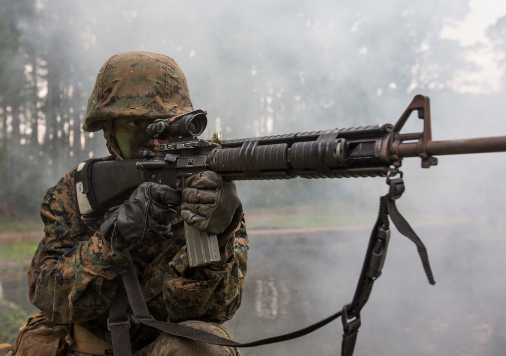 Marine recruits learn basic combat skills on Parris Island Marine recruits learn basic combat skills on Parris Island