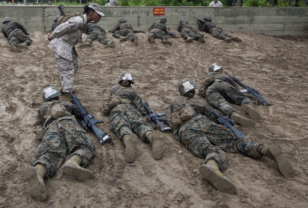 Marine recruits learn basic combat skills on Parris Island Marine recruits learn basic combat skills on Parris Island
