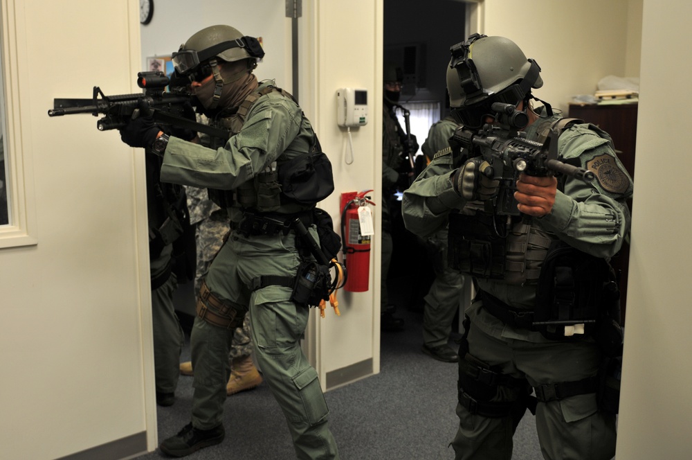 8th MP’s SRT react to active shooter training exercise