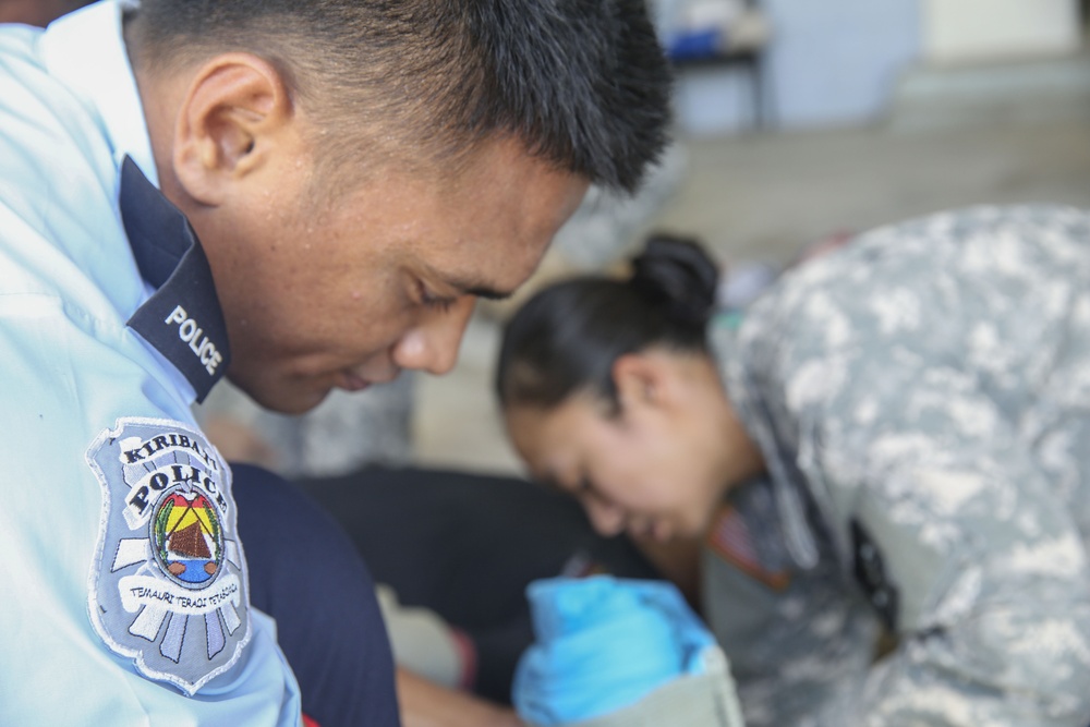 Basic first responder’s course with Kiribati Police