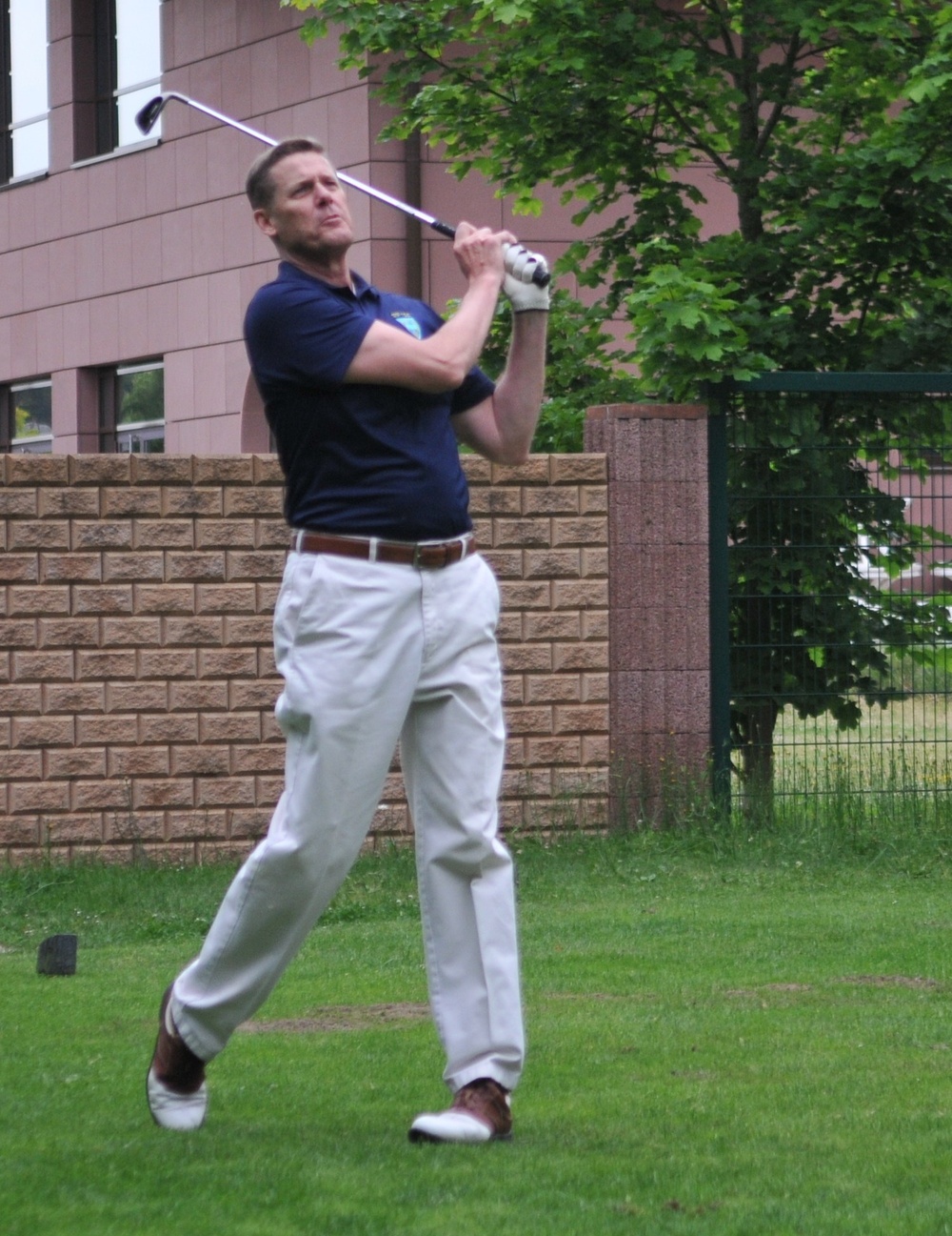 Farewell golf outing honors outgoing TSC commanding general