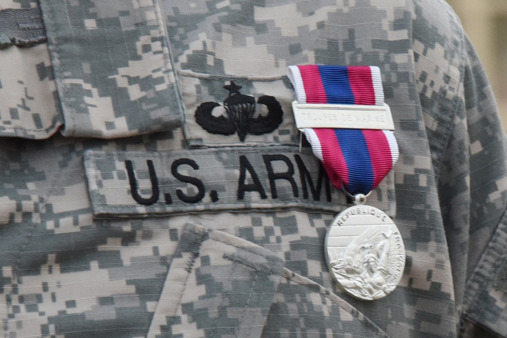 US Army Soldiers receive French National Defense Medal