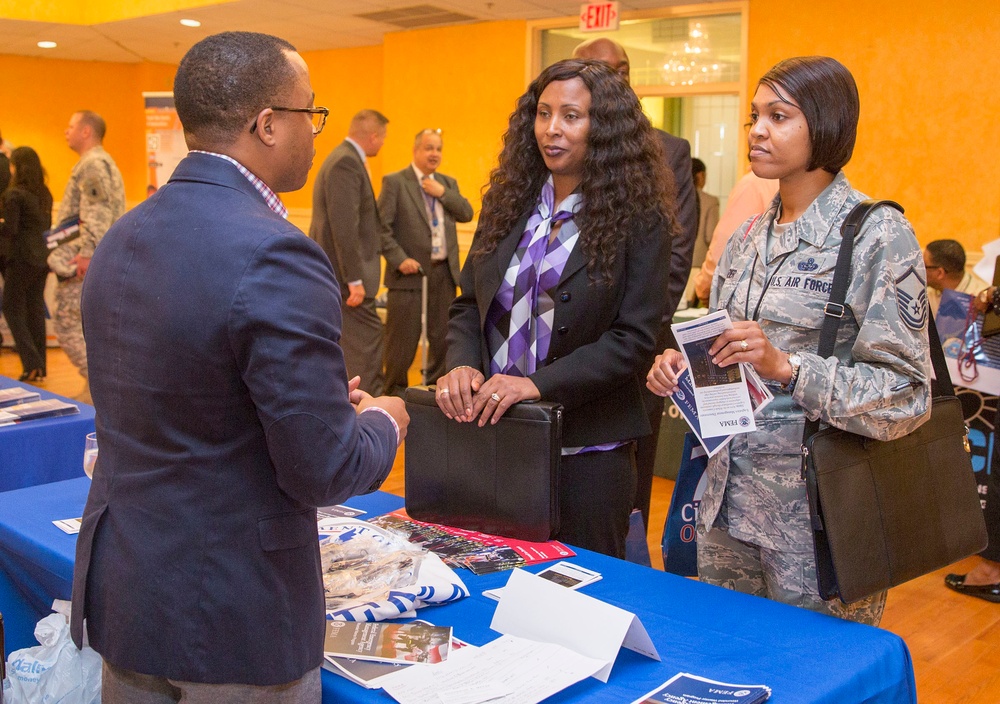 DoD: Hiring Heroes Career Fair Generates 17 Job Offers, 143 Interviews