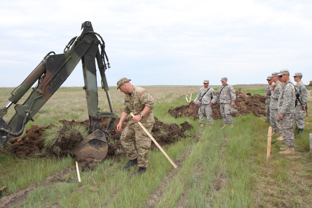 Danish, British, U.S. Soldiers share engineer techniques
