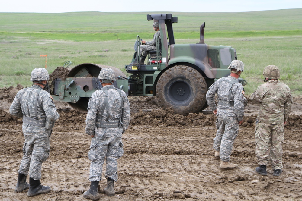 Danish, British, U.S. Soldiers share engineer techniques